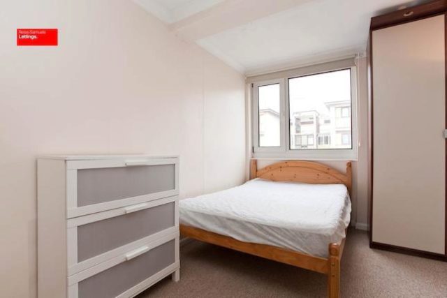  Image of 3 bedroom Flat to rent in Seyssel Street London E14 at Seysel Street, Isle Of Dogs E14