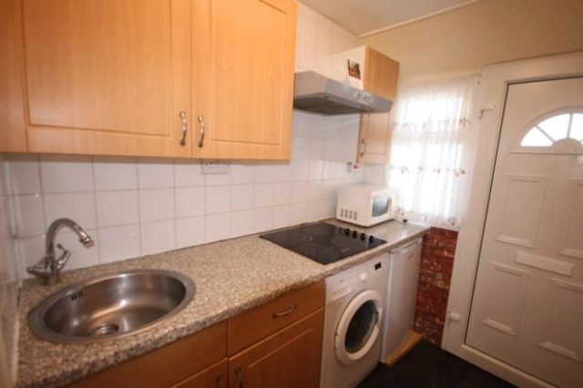  Image of Studio flat to rent in Falcon Way Kenton Harrow HA3 at Falcon Way, Harrow HA3