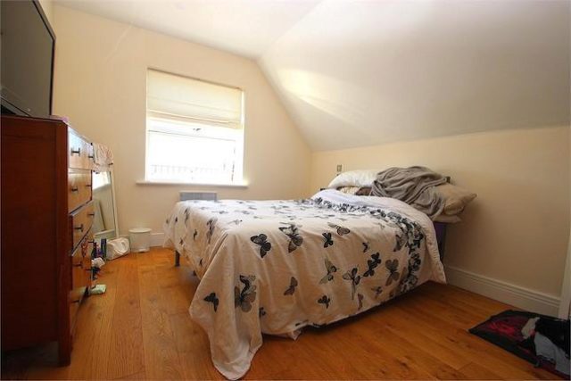  Image of 1 bedroom Flat for sale in The Broadway Farnham Common Slough SL2 at The Broadway, Farnham Common, Buckinghamshire SL2