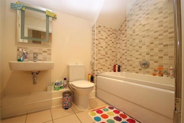  Image of 1 bedroom Flat for sale in The Broadway Farnham Common Slough SL2 at The Broadway, Farnham Common, Buckinghamshire SL2