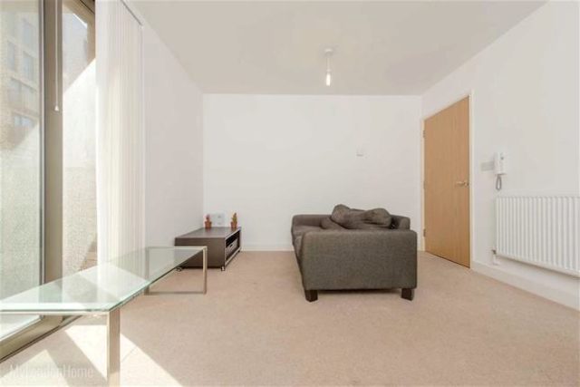  Image of 1 bedroom Flat to rent in Nelson Walk London E3 at 17 Nelson Walk, Bow, London E3