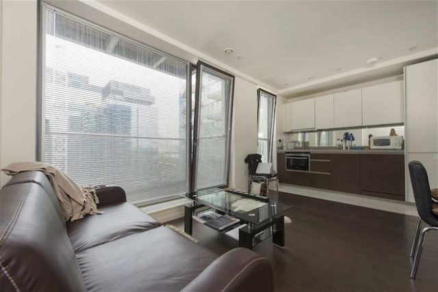  Image of 1 bedroom Flat to rent in Baltimore Wharf London E14 at Baltimore Wharf, Canary Wharf, London E14