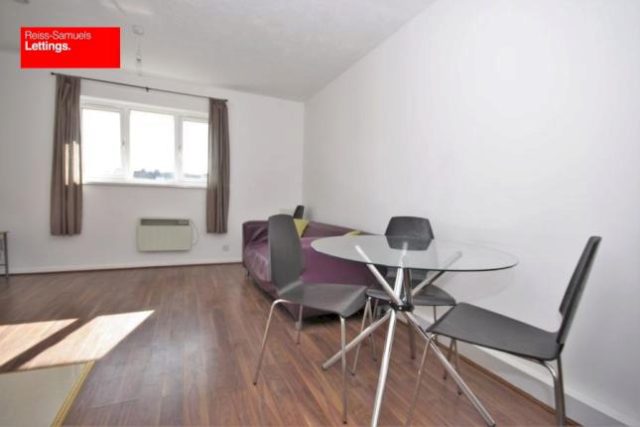  Image of 1 bedroom Flat to rent in Ambassador Square London E14 at Ambassador Square, London E14, Isle Of Dogs, Canary Wharf, Docklands,