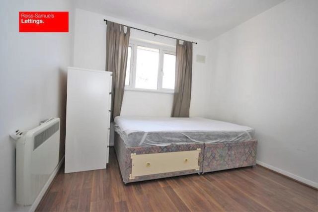  Image of 1 bedroom Flat to rent in Ambassador Square London E14 at Ambassador Square, London E14, Isle Of Dogs, Canary Wharf, Docklands,