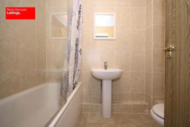  Image of 1 bedroom Flat to rent in Ambassador Square London E14 at Ambassador Square, London E14, Isle Of Dogs, Canary Wharf, Docklands,