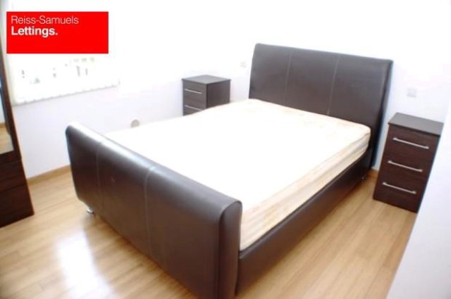  Image of 1 bedroom Flat to rent in Ambassador Square London E14 at Ambassador Square, Docklands E14, Canary Wharf, Isle Of Dogs,
