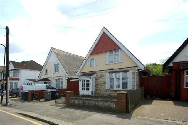  Image of 2 bedroom Detached house for sale in Park Road Wembley HA0 at Park Road, Wembley, Greater London HA0
