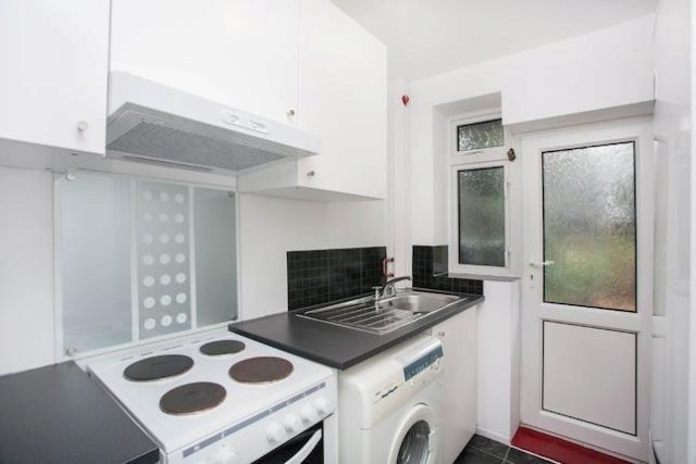  Image of 2 bedroom Flat to rent in Lee High Road London SE13 at Lee High Road, London SE13