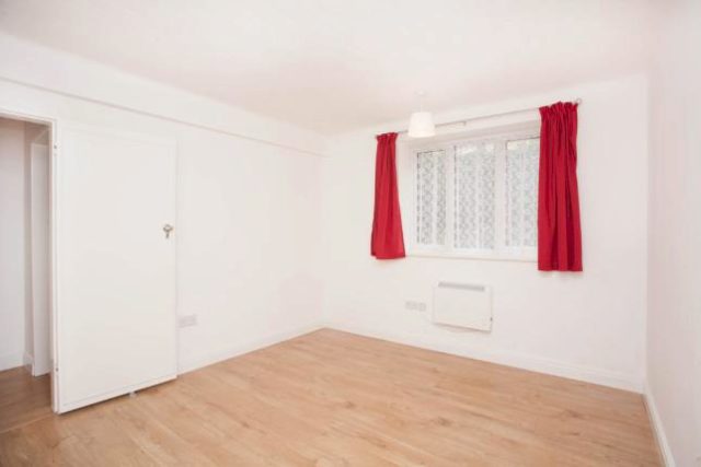  Image of 2 bedroom Flat to rent in Lee High Road London SE13 at Lee High Road, London SE13