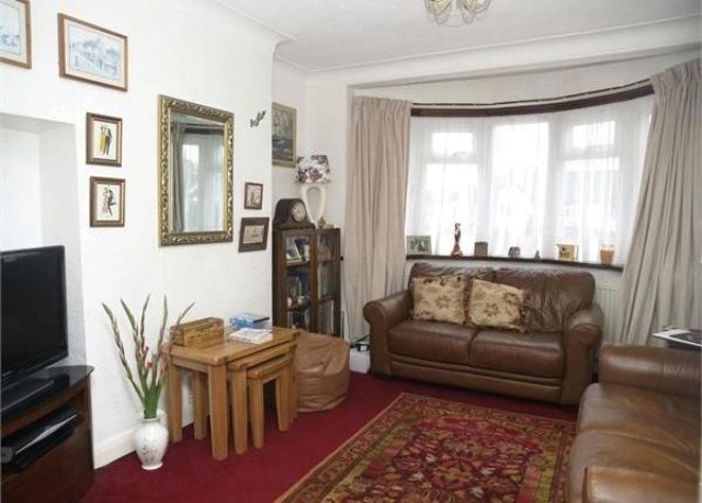  Image of 3 bedroom Semi-Detached house for sale in Amis Avenue Ewell Epsom KT19 at Amis Avenue, West Ewell, Epsom KT19