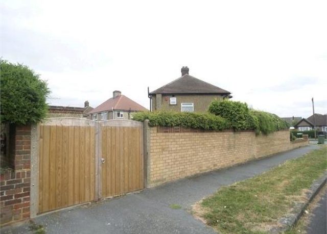  Image of 3 bedroom Semi-Detached house for sale in Amis Avenue Ewell Epsom KT19 at Amis Avenue, West Ewell, Epsom KT19