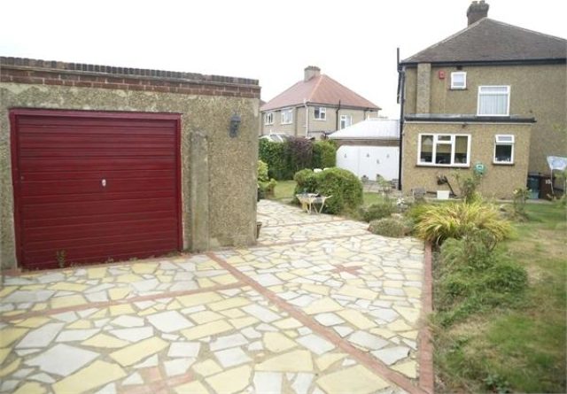  Image of 3 bedroom Semi-Detached house for sale in Amis Avenue Ewell Epsom KT19 at Amis Avenue, West Ewell, Epsom KT19