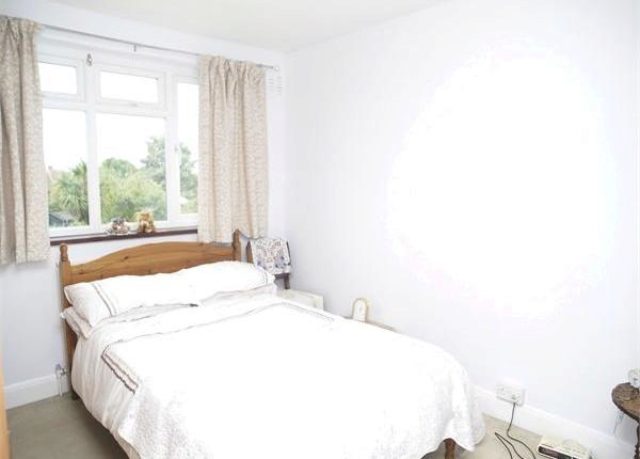  Image of 3 bedroom Semi-Detached house for sale in Amis Avenue Ewell Epsom KT19 at Amis Avenue, West Ewell, Epsom KT19