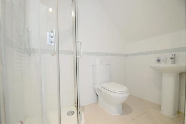  Image of 4 bedroom Semi-Detached house to rent in Orchard Avenue Croydon CR0 at Orchard Avenue, Croydon CR0