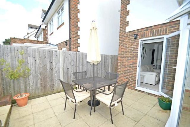  Image of 4 bedroom Semi-Detached house to rent in Orchard Avenue Croydon CR0 at Orchard Avenue, Croydon CR0