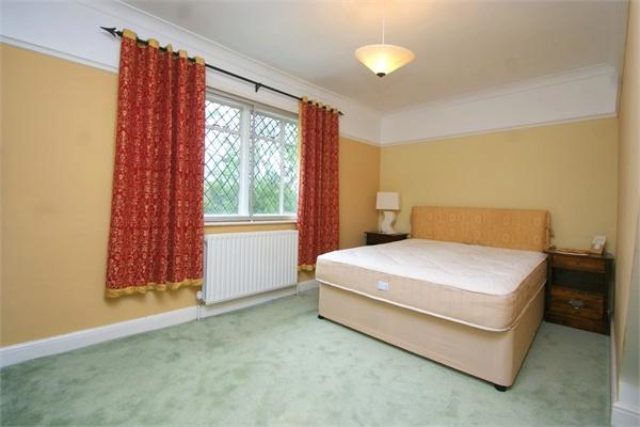  Image of 6 bedroom Detached house to rent in Windsor Road Datchet Slough SL3 at Windsor Road, Datchet, Berkshire SL3