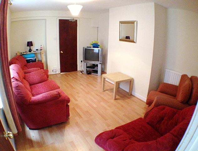  Image of 6 bedroom Terraced house to rent in Woodville Road Cathays Cardiff CF24 at Woodville Road, Cathays, Cardiff, CF24