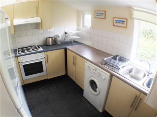  Image of 6 bedroom Terraced house to rent in Woodville Road Cathays Cardiff CF24 at Woodville Road, Cathays, Cardiff, CF24