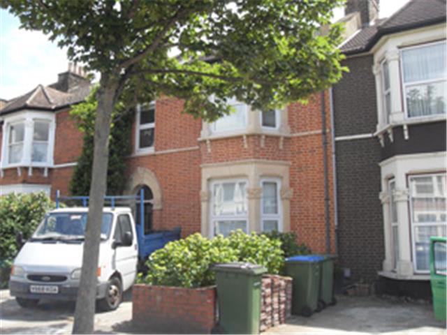  Image of 4 bedroom Terraced house to rent in Greenvale Road London SE9 at Greenvale Road, London, SE9