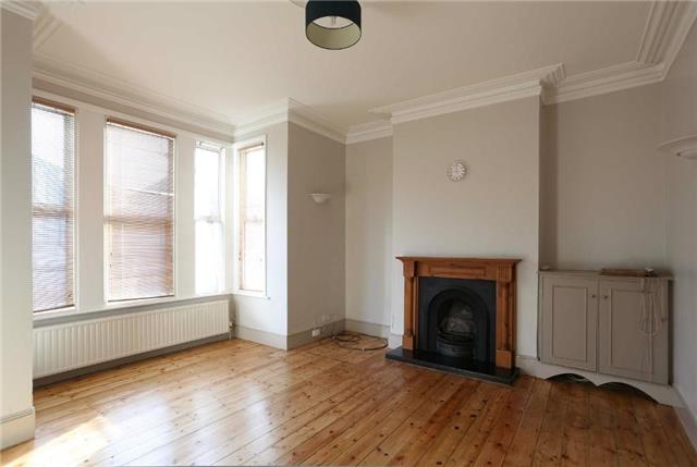 Image of 4 bedroom Terraced house to rent in Aldborough Road South Seven Kings Ilford IG3 at Aldborough Road South, Seven Kings, Ilford, IG3
