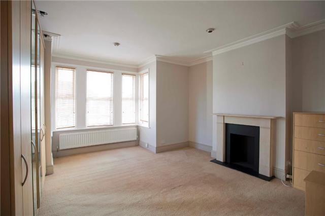  Image of 4 bedroom Terraced house to rent in Aldborough Road South Seven Kings Ilford IG3 at Aldborough Road South, Seven Kings, Ilford, IG3