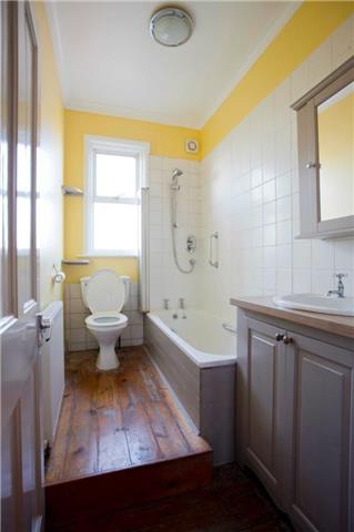 Image of 4 bedroom Terraced house to rent in Aldborough Road South Seven Kings Ilford IG3 at Aldborough Road South, Seven Kings, Ilford, IG3