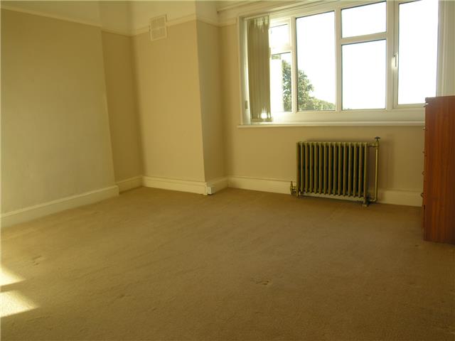  Image of 2 bedroom Flat to rent in Manor Road Bournemouth BH1 at Manor Road
