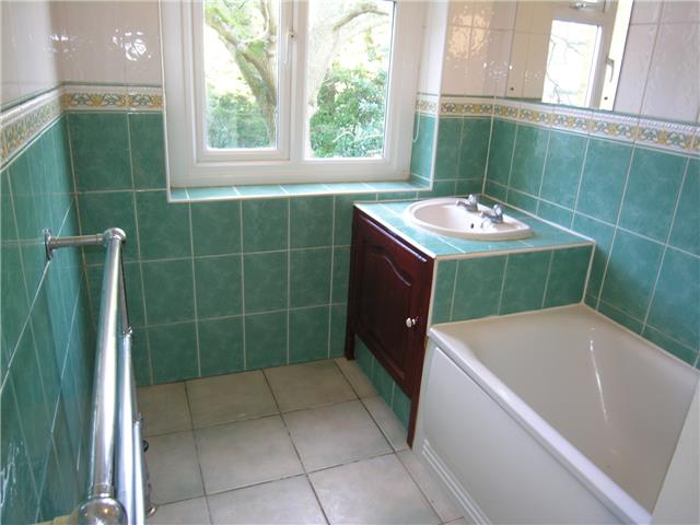  Image of 2 bedroom Flat to rent in Manor Road Bournemouth BH1 at Manor Road