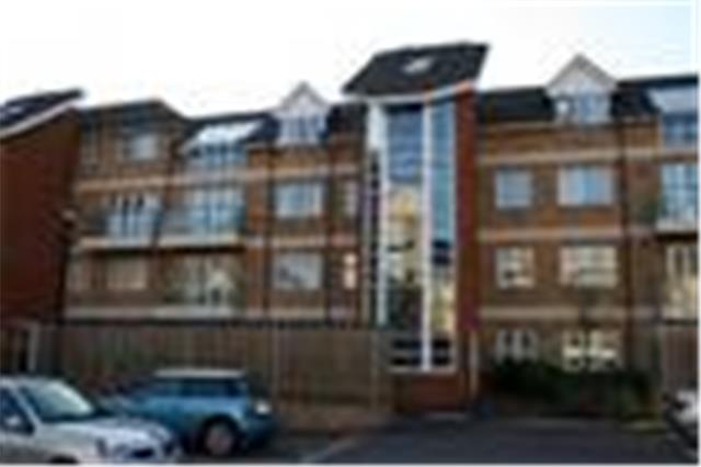  Image of 2 bedroom Apartment to rent in Branagh Court Reading RG30 at Branagh Court, Reading, RG30
