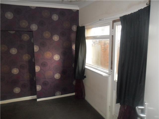  Image of 5 bedroom Semi-Detached house to rent in Basingstoke Road Reading RG2 at Basingstoke Road, Reading, RG2