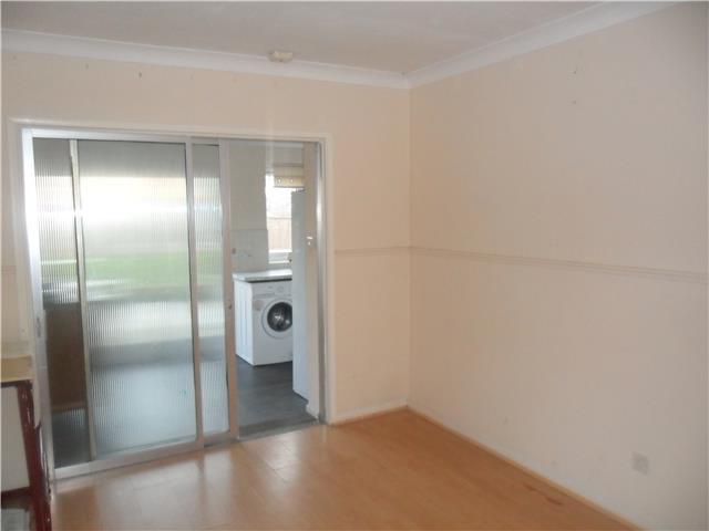 Image of 5 bedroom Semi-Detached house to rent in Basingstoke Road Reading RG2 at Basingstoke Road, Reading, RG2