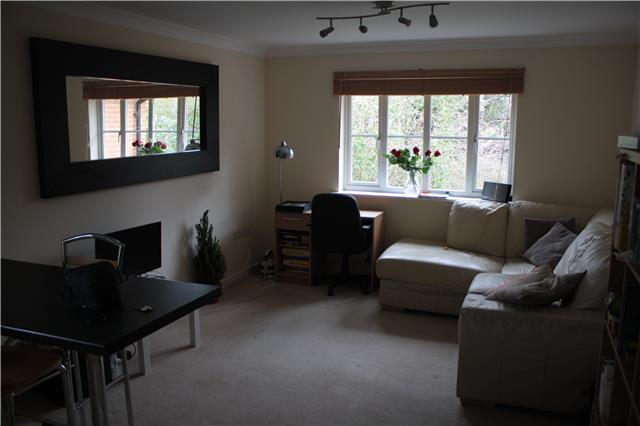  Image of 1 bedroom Flat to rent in Aragorn Court Guildford GU2 at Aragorn Court, Guildford, GU2