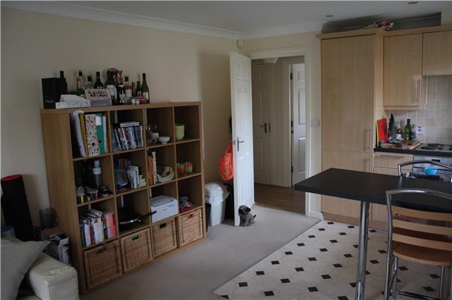  Image of 1 bedroom Flat to rent in Aragorn Court Guildford GU2 at Aragorn Court, Guildford, GU2