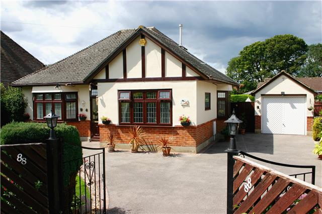  Image of 3 bedroom Bungalow for sale in River Way Christchurch BH23 at River Way, Christchurch, BH23