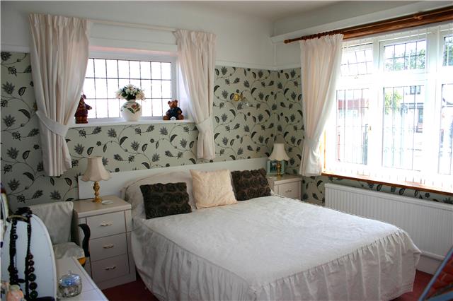  Image of 3 bedroom Bungalow for sale in River Way Christchurch BH23 at River Way, Christchurch, BH23
