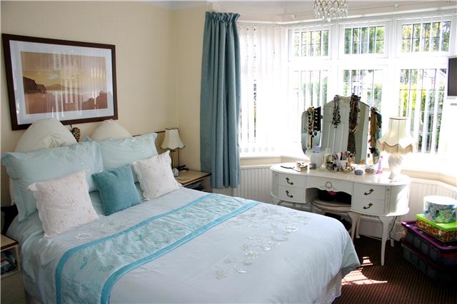  Image of 3 bedroom Bungalow for sale in River Way Christchurch BH23 at River Way, Christchurch, BH23