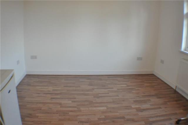  Image of Studio flat to rent in Nelson Street London E1 at Greatfield Road