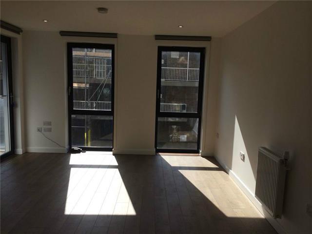  Image of 2 bedroom Flat to rent in Dunstan Houses Stepney Green London E1 at Station