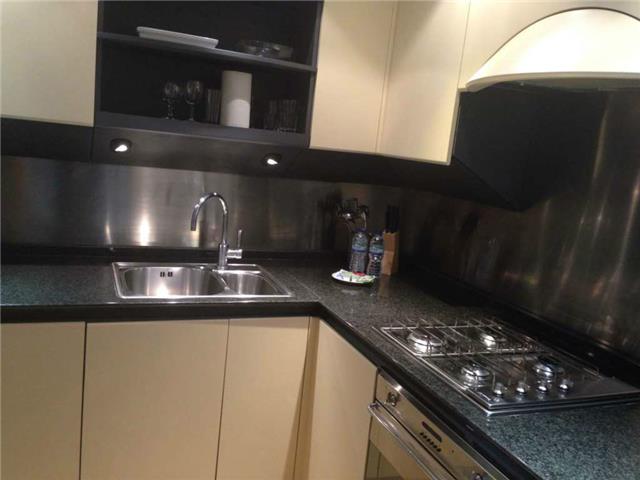  Image of 2 bedroom Flat to rent in Nelson Street London E1 at West Ferry Circus