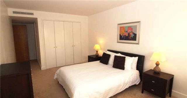 Image of 2 bedroom Flat to rent in Nelson Street London E1 at West Ferry Circus