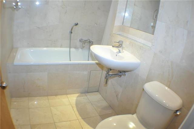  Image of 2 bedroom Flat to rent in Nelson Street London E1 at Westferry Circus