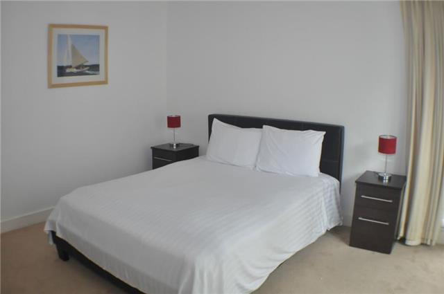  Image of 2 bedroom Flat to rent in Nelson Street London E1 at Westferry Circus