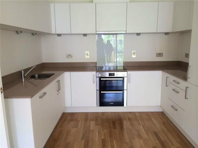  Image of Flat to rent in Nelson Street London E1 at 58