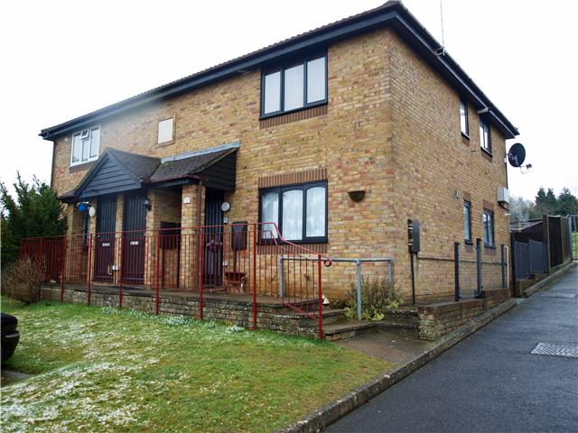  Image of 1 bedroom Maisonette to rent in Ashburnham Close Sevenoaks TN13 at Ashburnham Close, Sevenoaks, TN13