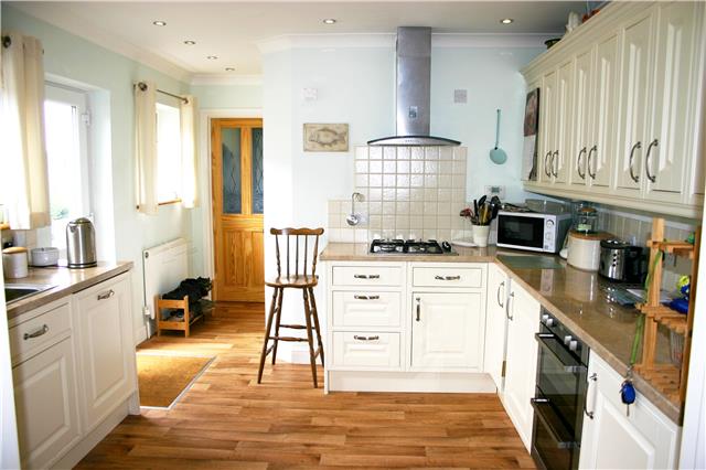  Image of 2 bedroom Flat for sale in The Grove Christchurch BH23 at The Grove, Christchurch, BH23