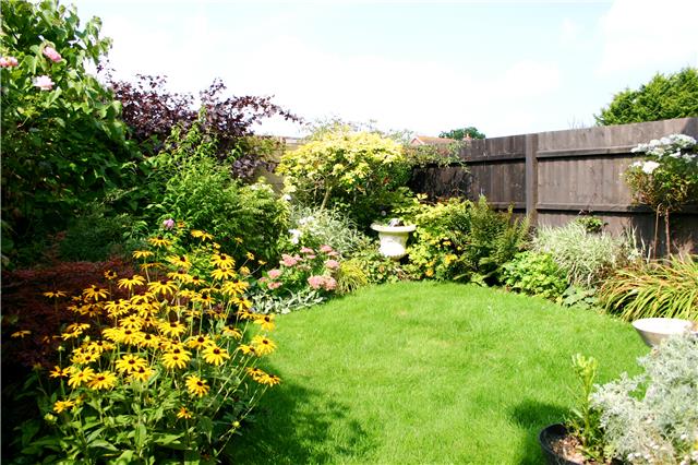  Image of 2 bedroom Flat for sale in The Grove Christchurch BH23 at The Grove, Christchurch, BH23