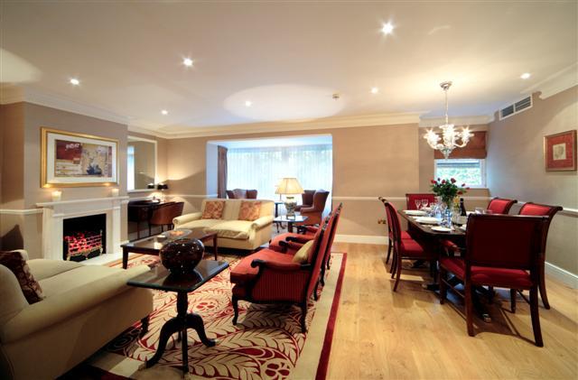  Image of 3 bedroom Apartment to rent in Beauchamp Place London SW3 at 25 Brompton Road