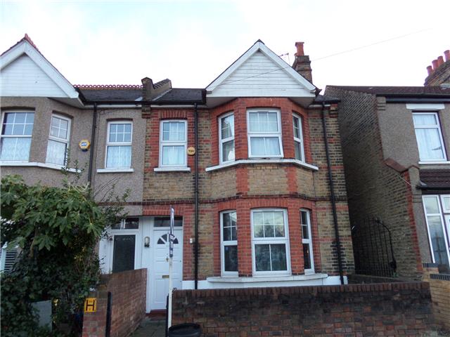  Image of 2 bedroom Houses to rent in Livingstone Road Hounslow TW3 at Living stone road