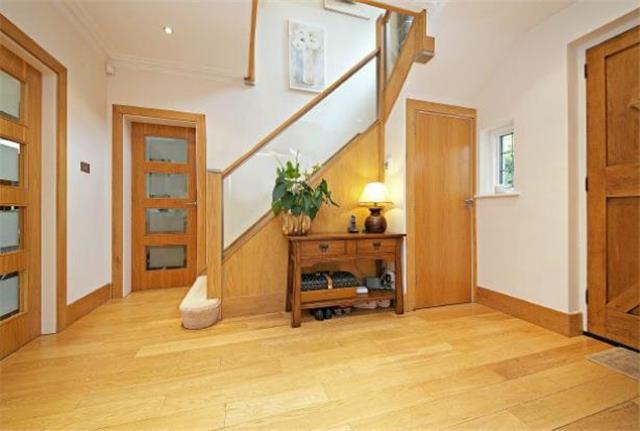  Image of 4 bedroom Detached house to rent in St. Thomas Drive Pinner HA5 at St. Thomas Drive, Pinner, HA5