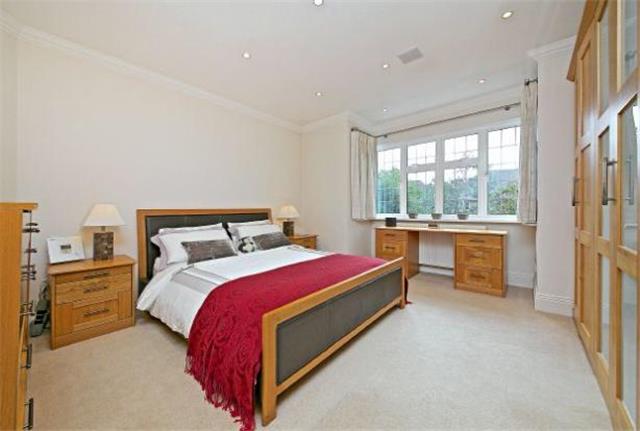  Image of 4 bedroom Detached house to rent in St. Thomas Drive Pinner HA5 at St. Thomas Drive, Pinner, HA5